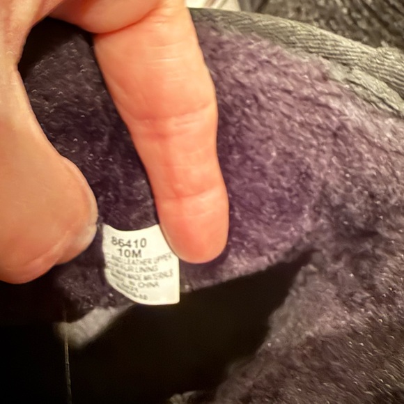 Minnetonka Black Winter Boots - Picture 3 of 4